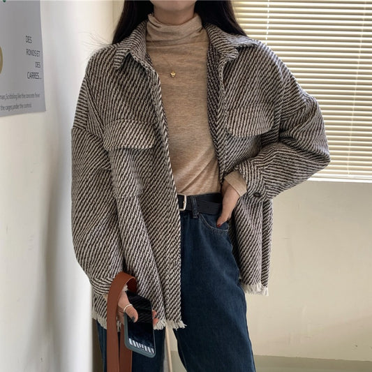 Medium-long shirt jacket — casual, versatile, modern