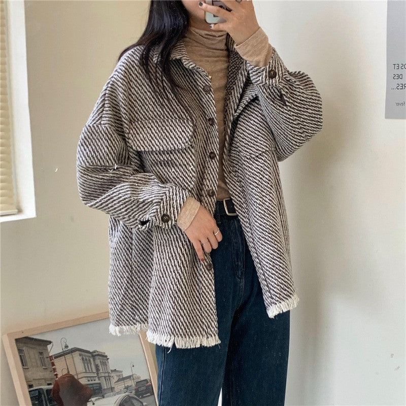 Medium-long shirt jacket — casual, versatile, modern